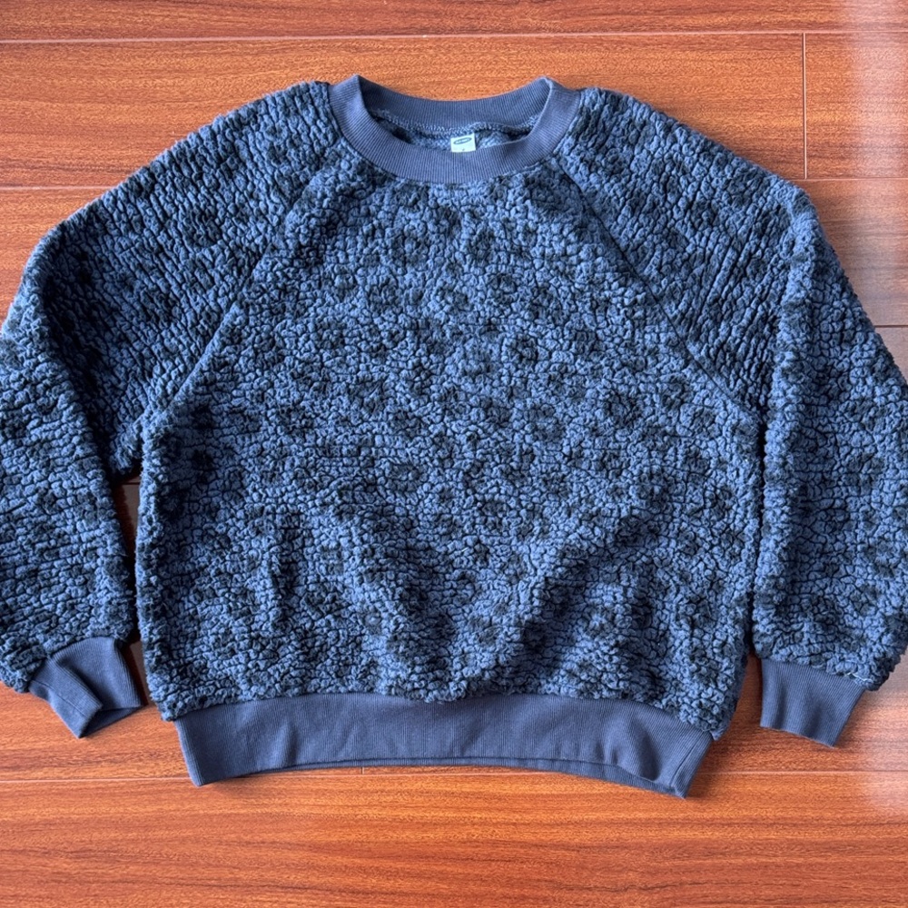 Old Navy Women's Textured Black Crewneck Sweater